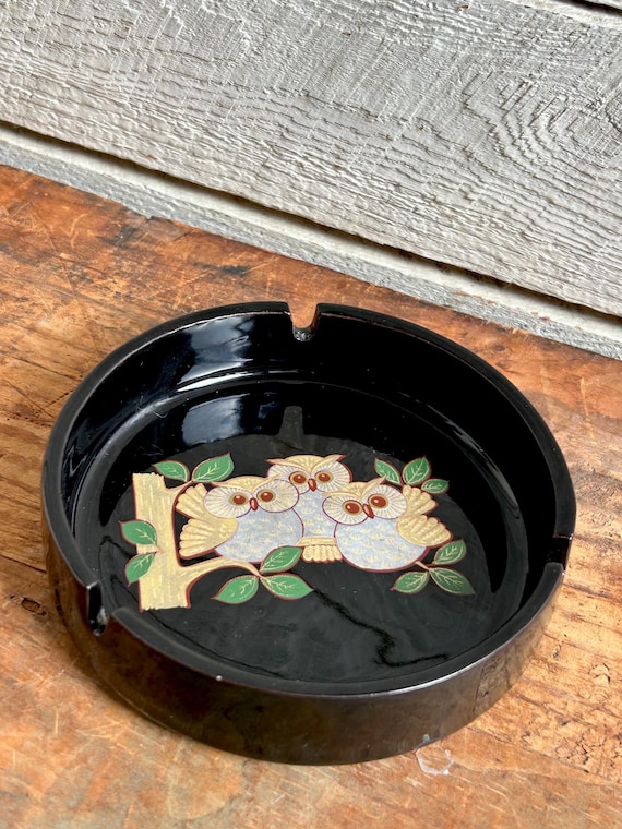 ミッドセンチュリーの小田切フクロウの丸い陶器の灰皿と小物入れ