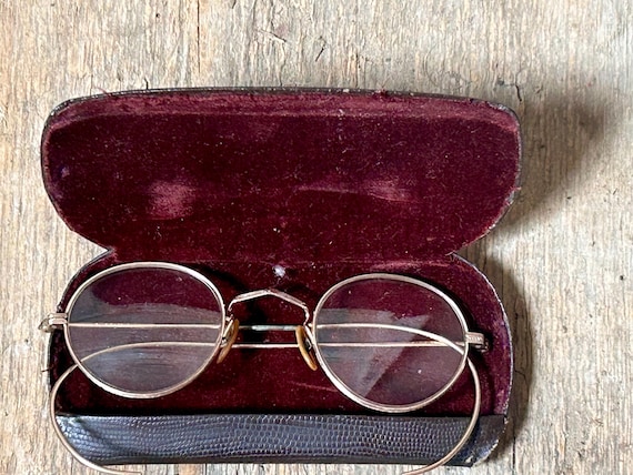 Rare Vintage 14 k gf Wire Rim Embellished Glasses: Original Lenses and Case Accessories | Rare Vintage 14 K Gf Wire Rim Embellished  main image 3