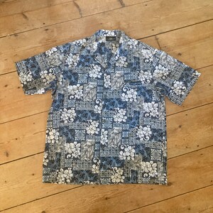 Vintage Hawaiian mens blue gray floral geometric design shirt cotton buttons by Royal Creations