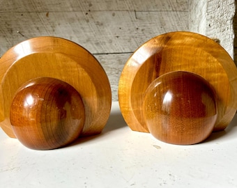70er Jahre handgemachte oregonische Myrte Holz Buchstützen in Kugelform