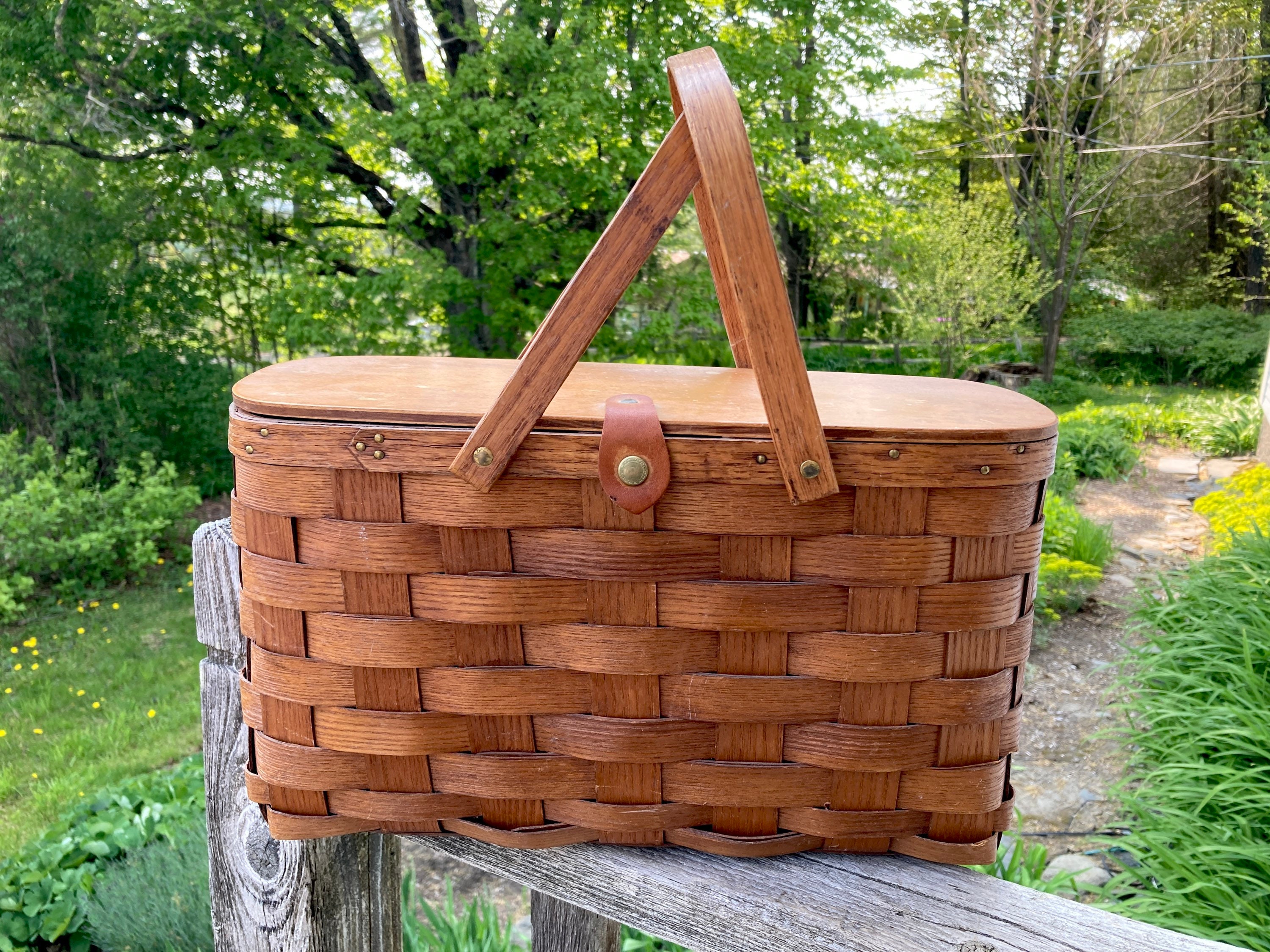 Medium Wicker Picnic Basket | Classic Amish Woven Wood w/Lid