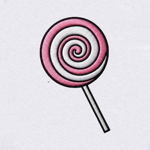 Peut inclure: Un écusson brodé représentant une sucette circulaire avec un motif en spirale en fil rose et blanc alterné. Le motif est souligné par une épaisse bordure noire et comprend un bâtonnet blanc droit s'étendant du côté inférieur droit.