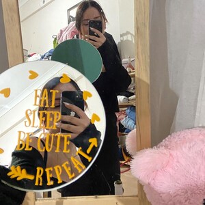 Loop Eat Sleep Be Cute Mirror, miroir rond citation drôle avec support en bois, décoration de bureau de chambre d'ado kawaii, cadeau mignon pour elle