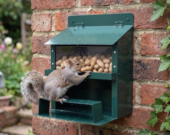 Squirrel Feeder Weatherproof Metal Feeding Station Outdoor Tree Mounted Squirrel Picnic Table Nut Feeder Backyard Wildlife Decor