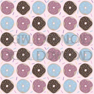 Puede incluir: Un patrón repetitivo de donas sobre un fondo rosa claro. Las donas están glaseadas en marrón chocolate, azul claro y rosa polvoriento, cada una cubierta con chispas de colores. El texto DIGITAL DOWNLOAD está superpuesto en el centro.