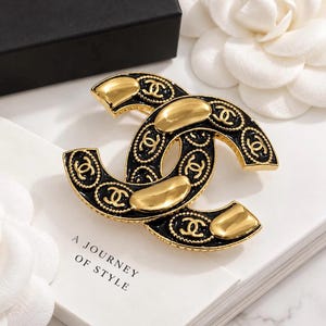 CHANEL ブローチ　BIG Large Chanel Brooch - Etsy