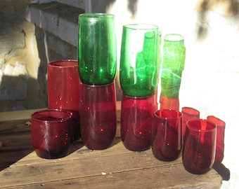 Copos de Natal vermelho rubi ou verde