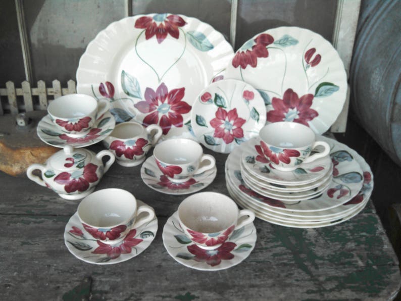 24 piece set hand painted 50/'s china