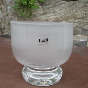 SEA KOSTA Sweden modernist ART glass cache pot