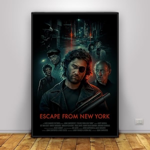Op de afbeelding: Een filmposter voor Escape From New York met een centraal figuur met een ooglapje in een leren jas, omringd door verschillende andere personages in een donkere, sfeervolle stedelijke omgeving met de titel in rode letters onderaan.