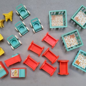 1977 colors fisher-price 761 Play Family nursery accessories 1970s little people