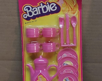 Barbie Pink Flower Shaped Plate 1999 Zak Designs 9 Inch Plastic