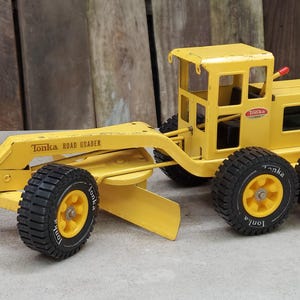 Tonka road grader early 1970s model 2510