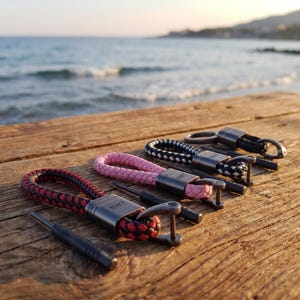 Hand-Woven Leather Keychain, Braided Rope Key Ring for Men & Women, Car Key Holder Gift