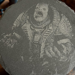 Gears of War Locust | Laser Engraved Slate Coasters | Gaming Room Decor Set bild 1
