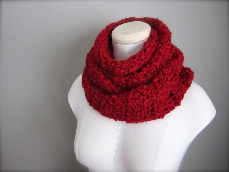 Crochet Red Infinity Scarf, Soft Red Scarf, Unisex - Etsy