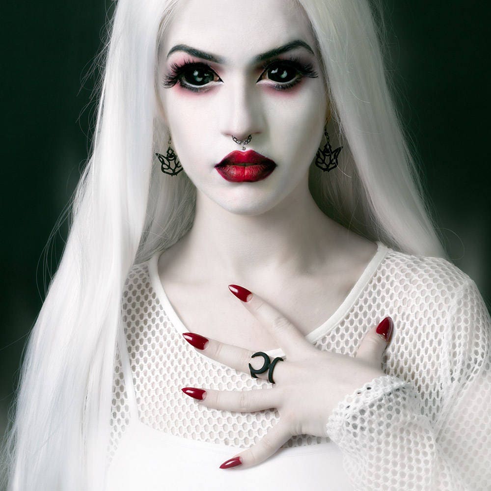 Occulte ring in zwart-maan ring gotische sieraden voor vrouwen cool Goth ringen wicca heks accessoires door Rogue & Wolf