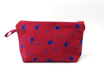 Marimekko Katrilli Fabric Zip Pouch in Dark Red & Blue            size Small 8"