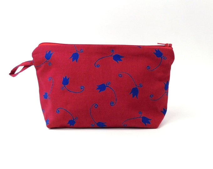 Marimekko Katrilli Fabric Zip Pouch in Dark Red & Blue            size Small 8"