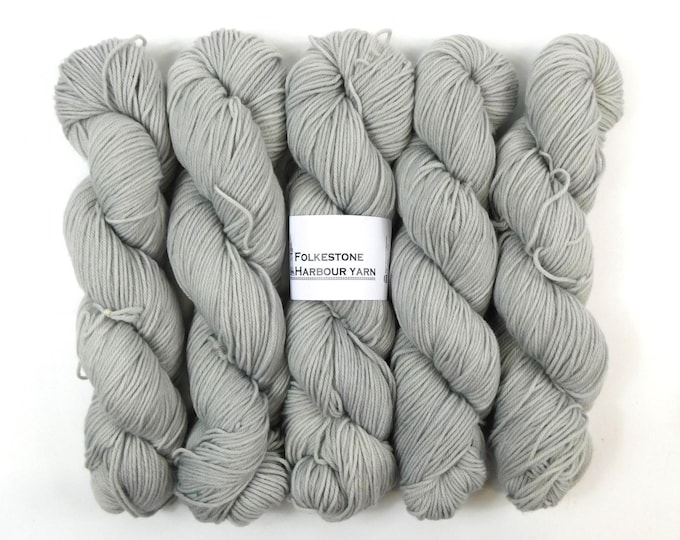 Beach Hut Grey White Variegated Merino Blend DK 100g