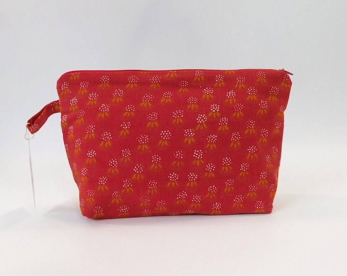 Marimekko Rahka Vintage Fabric Zip Pouch in Red            size Large 10"