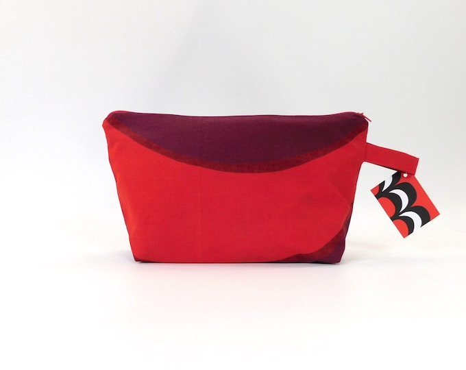 Marimekko Kaivo Fabric Zip Pouch  3 options    Red Purple