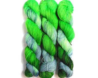 RAMMSKEINS: Paul        100g Variegated Green Grey Black Sock Yarn   Fluorescent/UV Reactive