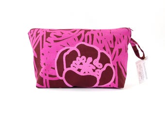 Marimekko Englantilanen Puutarha Fabric Zip Pouch  2 sizes    Pink Burgundy