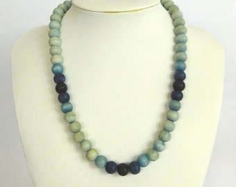 SALE Chunky Wooden Bead Necklace 16"      Naturally Dyed      Blues