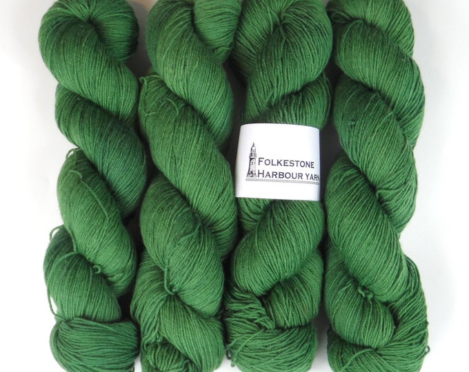 Emerald Green Merino Blend Sock Wool Yarn 16