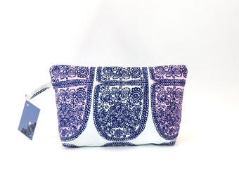 Marimekko Tantsu Zip Pouch in White Lilac & Navy size Large 10"