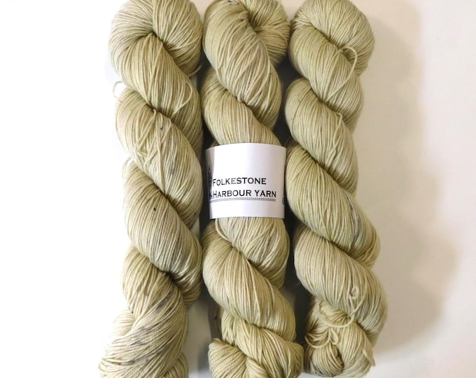 Cliffe Chalky Off White Speckled Merino Blend Sock Wool Yarn 100g