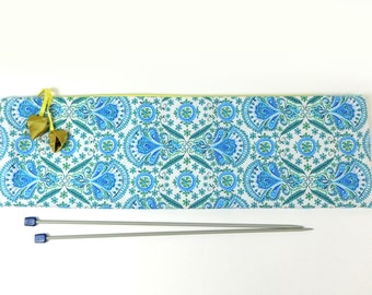 Clothworks Tuli pattern Blue & Green  zip top needle case