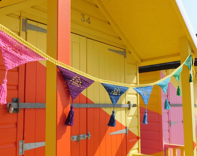 Beach Hut Bunting   Instant Download  Crochet Pattern