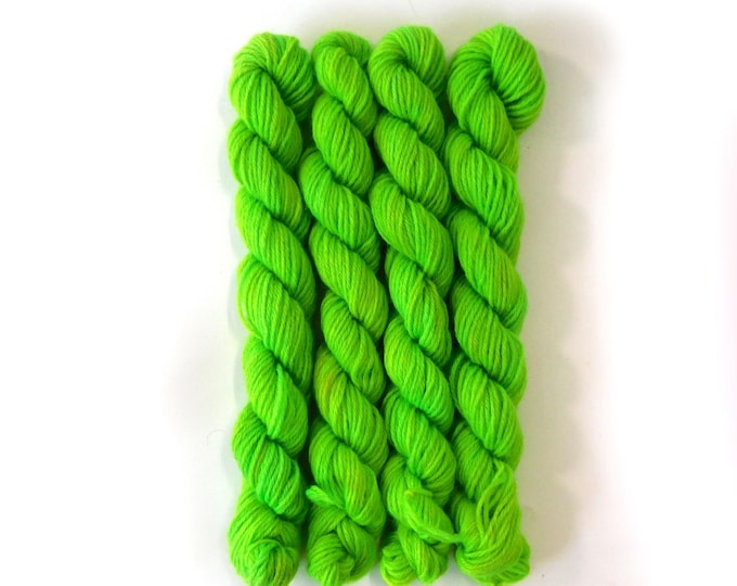 Fluro Light Green 4ply Tapestry Wool 25g Hank 55m