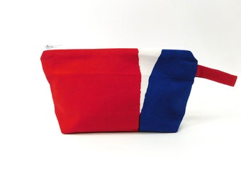 Marimekko Vikuri Fabric Zip Pouch in Red & Blue            size Small 8"