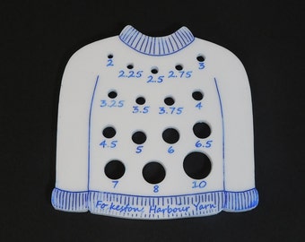 Sweater Jumper Knitting Needle Gauge  Metric   White & Blue