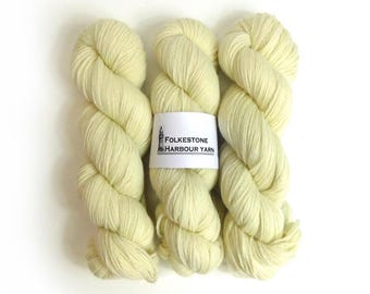 Old Romney Natural White Kent Romney DK Weight Yarn 100g Skein