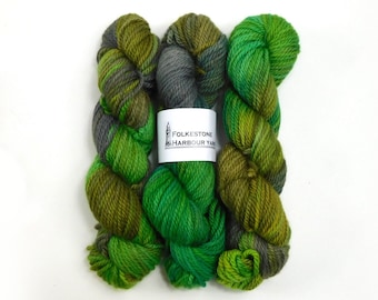 Finan The Last Kingdom Green Brown Variegated Merino Chunky Wool Yarn 100g