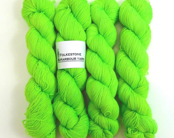 Fluorescent Light Green Merino Blend Sock Wool yarn 100g skein