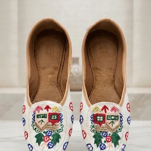 Handcrafted Embroidered Punjabi Juttis | Multicolor Thread Work Ethnic Flats