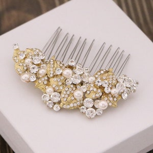 Pearl hair comb Gold veil comb Side bridal headpiece Wedding hair accessories floral Wedding hair comb Rhinestone Bridal hair comb hairpiece image 1