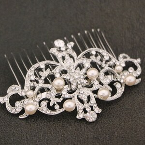 Silver Bridal comb Pearl and Crystal hair comb Wedding headpiece Bridal hair accessories Side bridal headpiece Wedding hair comb Bridal comb