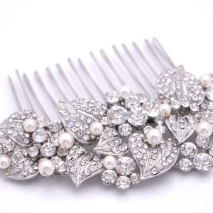 Silver Wedding comb Headpiece Pearl and Crystal hair piece Wedding hair comb Bridal hair accessories Bridal hair comb Side Wedding hair comb