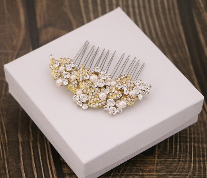 Pearl hair comb Gold veil comb Side bridal headpiece Wedding hair accessories floral Wedding hair comb Rhinestone Bridal hair comb hairpiece image 1