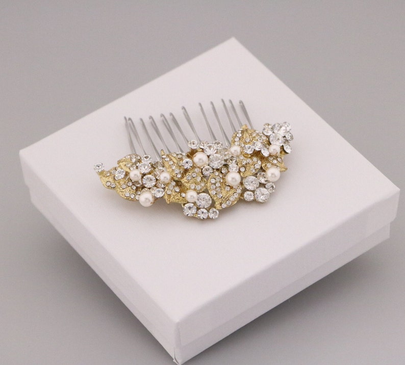 Pearl hair comb Gold veil comb Side bridal headpiece Wedding hair accessories floral Wedding hair comb Rhinestone Bridal hair comb hairpiece image 5