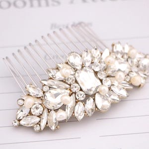 Gold bridal hair comb Bridal Hair Comb Small Rhinestone Side comb Silver Wedding hair comb Bridal hair jewelry Wedding comb Pearl hair clip