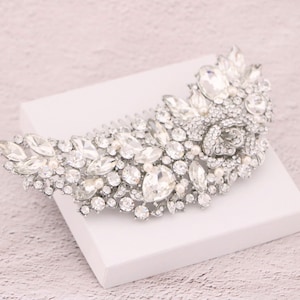 Bridal hair comb Crystal and Pearl Bridal comb Wedding hair piece Wedding hair clip Large Wedding side comb Bridal hair comb Rhinestone comb image 2