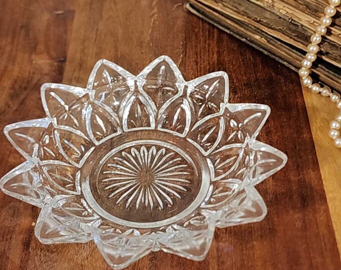 Vintage Federal Glass Pressed Glass Clear Petal Pattern 5 3/4