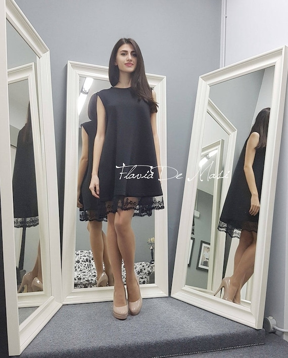 black dress no sleeves